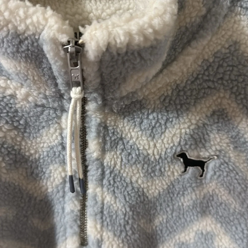 Sweater - Picture 2 of 3